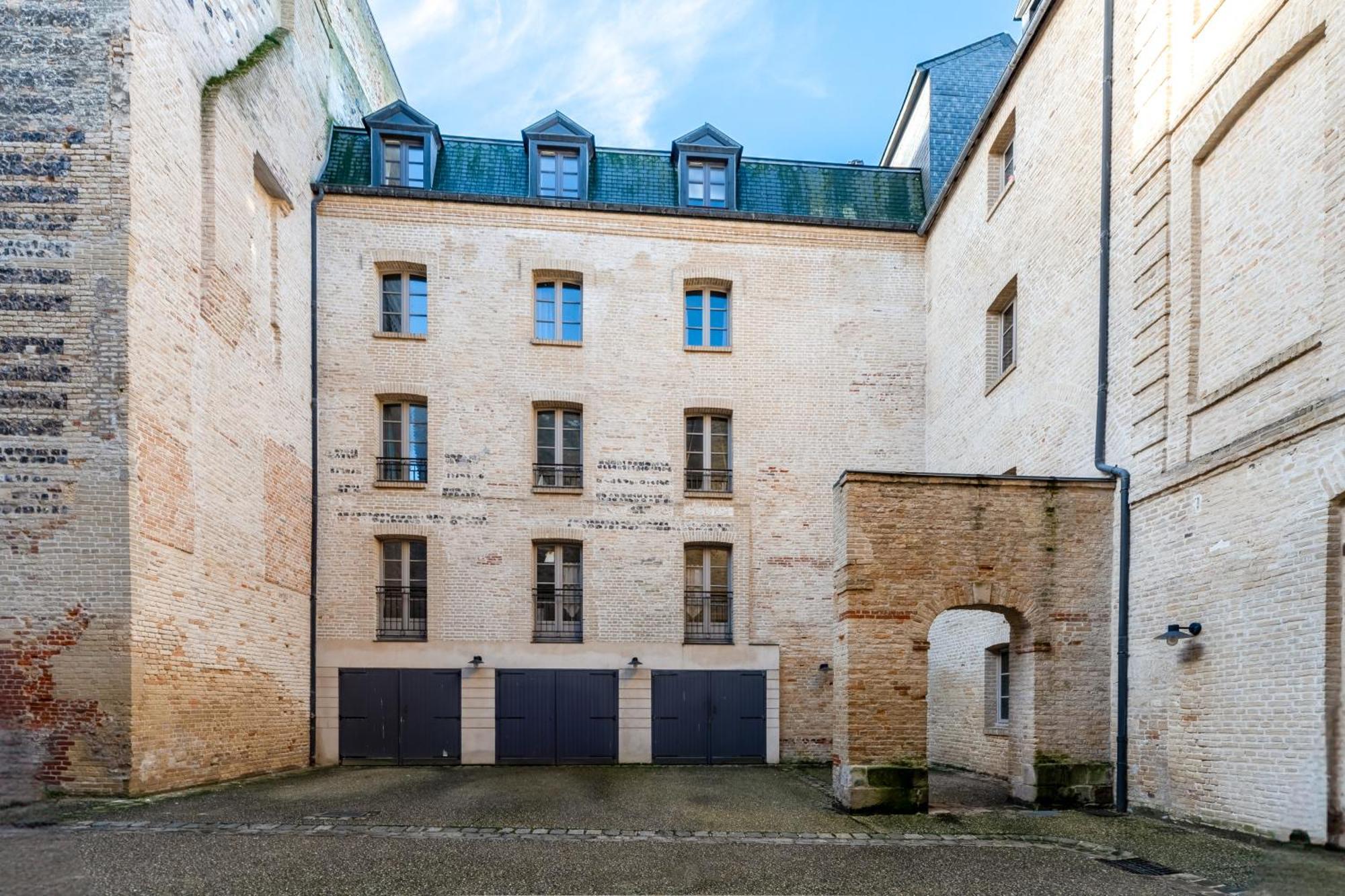 "Hinkley" Centre Ville Place De Parking Prive Dieppe Extérieur photo